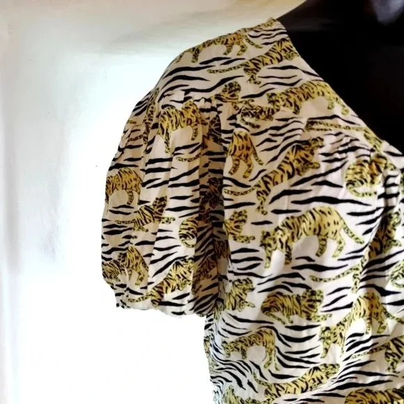 Tiger Crop Top EUC ❤️🐅 - Picture 6 of 15